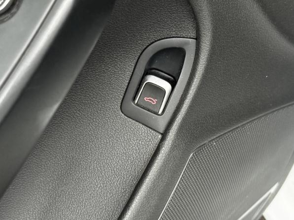 Audi A4 IV (B8) Рестайлинг с пробегом 2013 года, цена 1 235 000 рублей, 177311 км, седан, Автокод Объявления