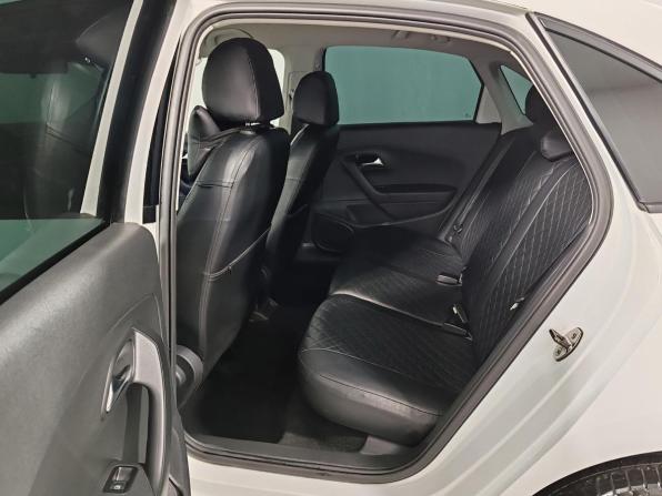 Volkswagen Polo V Рестайлинг с пробегом 2019 года, цена 1 175 000 рублей, 112007 км, седан, Автокод Объявления