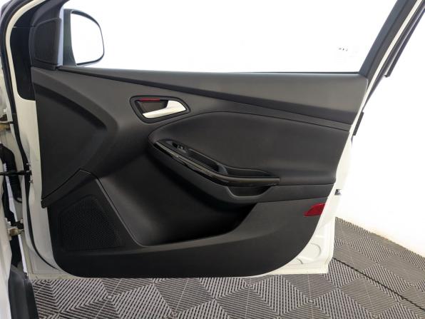 Ford Focus III Рестайлинг с пробегом 2016 года, цена 1 075 000 рублей, 128074 км, хэтчбек, Автокод Объявления
