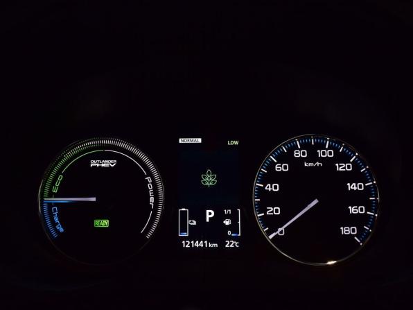 Mitsubishi Outlander III Рестайлинг 2 с пробегом 2015 года, цена 2 099 999 рублей, 120884 км, внедорожник, Автокод Объявления