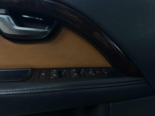 Volvo XC70 II Рестайлинг с пробегом 2013 года, цена 1 655 000 рублей, 267895 км, универсал, Автокод Объявления