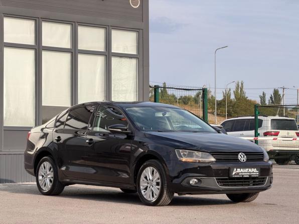 Volkswagen Jetta VI с пробегом 2014 года, цена 900 000 рублей, 219696 км, седан, Автокод Объявления