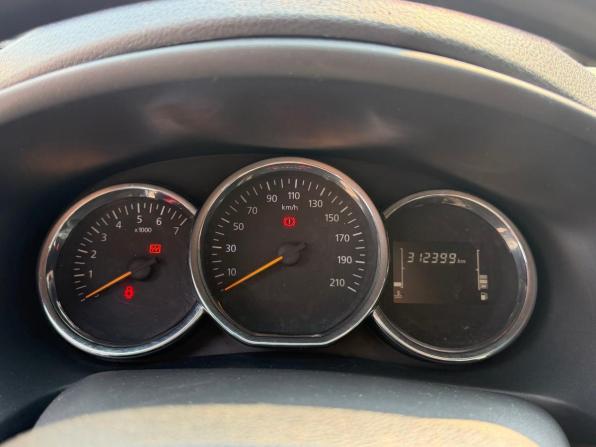 Renault Logan II Рестайлинг с пробегом 2020 года, цена 355 000 рублей, 311000 км, седан, Автокод Объявления