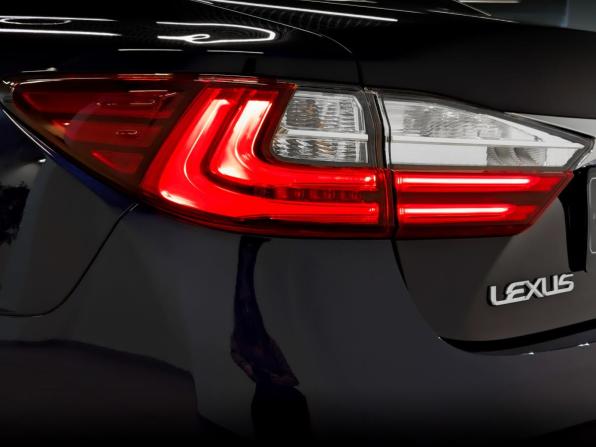 Lexus ES VI Рестайлинг с пробегом 2016 года, цена 2 750 000 рублей, 108341 км, седан, Автокод Объявления