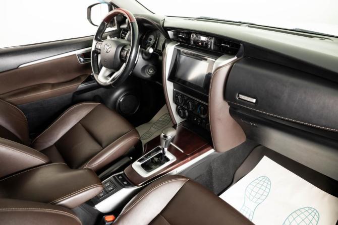 Toyota Fortuner II с пробегом 2018 года, цена 2 839 000 рублей, 327900 км, внедорожник, Автокод Объявления