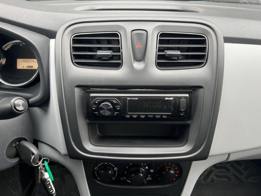 Renault Logan II Санкт-Петербург  - изображение 11
