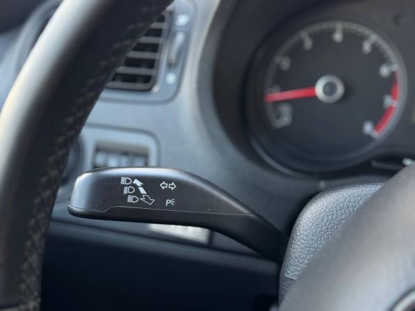 Volkswagen Polo V Рестайлинг с пробегом 2016 года, цена 969 000 рублей, 135777 км, седан, Автокод Объявления