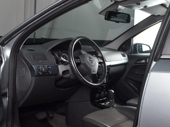 Opel Astra H Рестайлинг с пробегом 2013 года, цена 749 995 рублей, 187613 км, седан, Автокод Объявления