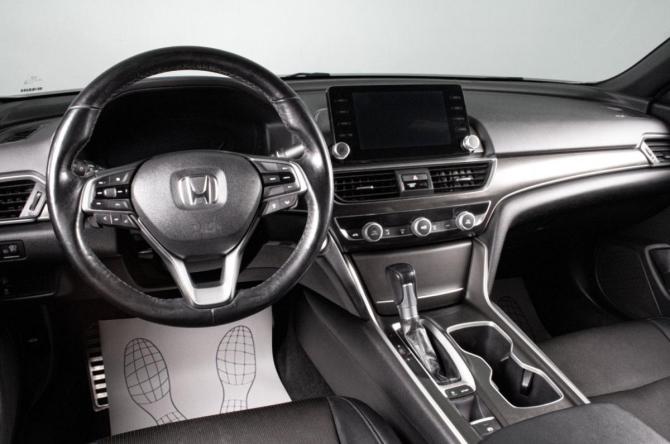 Honda Accord X с пробегом 2018 года, цена 2 199 000 рублей, 152000 км, седан, Автокод Объявления