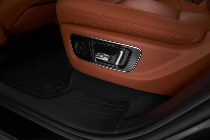 Li Auto (Lixiang) L9 I Рестайлинг с пробегом 2025 года, цена 8 989 000 рублей, 20 км, внедорожник, Автокод Объявления
