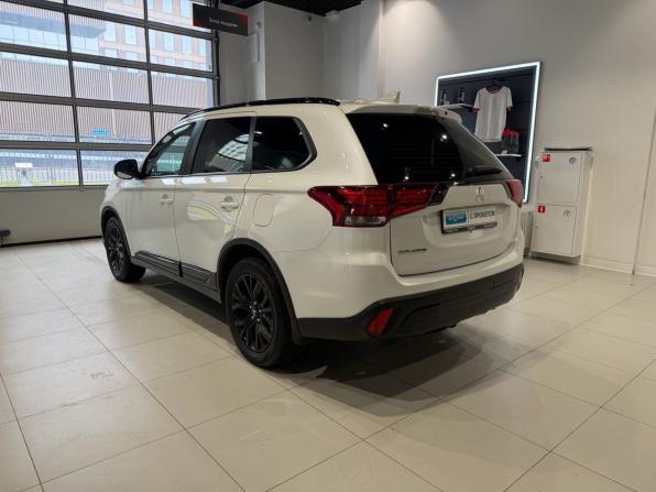 Mitsubishi Outlander III Рестайлинг 3 с пробегом 2021 года, цена 2 545 000 рублей, 81000 км, внедорожник, Автокод Объявления