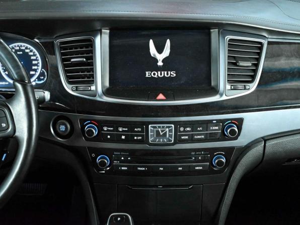 Hyundai Equus II Рестайлинг с пробегом 2015 года, цена 1 690 000 рублей, 198437 км, седан, Автокод Объявления