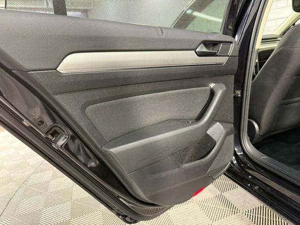Volkswagen Passat B8 с пробегом 2019 года, цена 1 590 000 рублей, 240659 км, универсал, Автокод Объявления