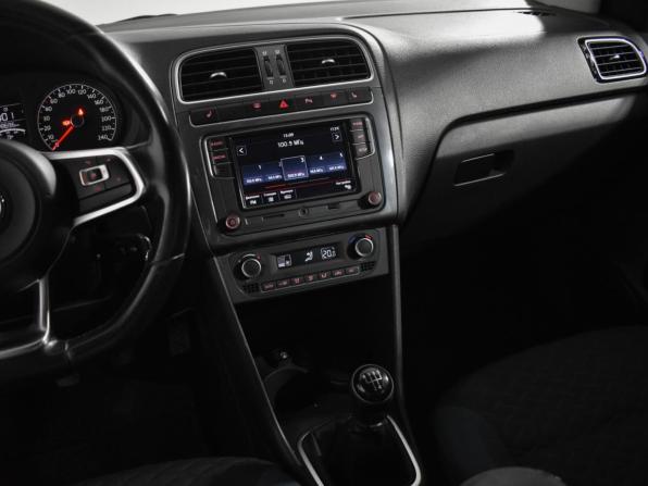 Volkswagen Polo V Рестайлинг с пробегом 2019 года, цена 519 000 рублей, 348695 км, седан, Автокод Объявления