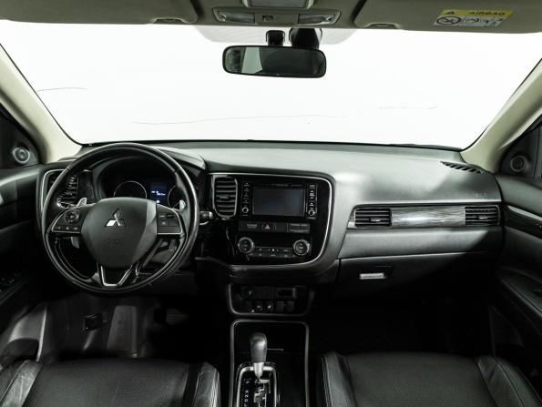 Mitsubishi Outlander III Рестайлинг 2 с пробегом 2017 года, цена 1 639 700 рублей, 183457 км, внедорожник, Автокод Объявления