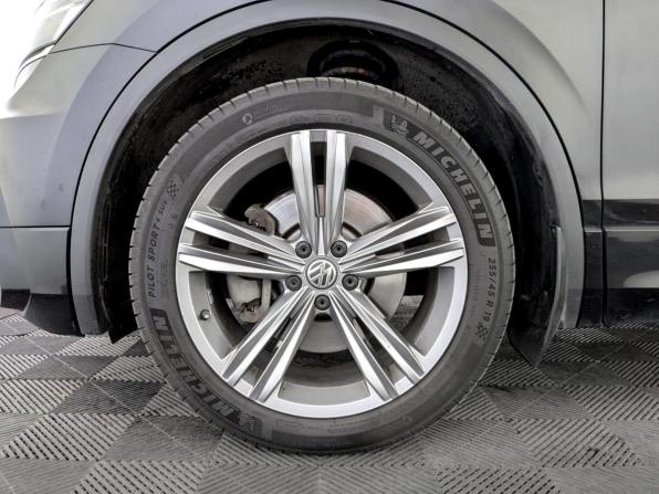 Volkswagen Tiguan II с пробегом 2019 года, цена 2 150 000 рублей, 224392 км, внедорожник, Автокод Объявления