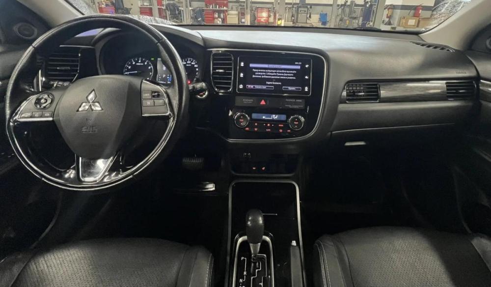 Mitsubishi Outlander III Рестайлинг 2 Санкт-Петербург  - изображение 5