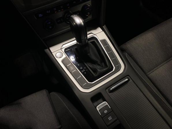 Volkswagen Passat B8 с пробегом 2015 года, цена 1 880 000 рублей, 141439 км, седан, Автокод Объявления