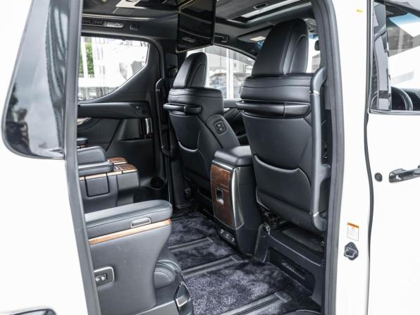 Toyota Alphard III с пробегом 2017 года, цена 4 462 500 рублей, 78161 км, минивэн, Автокод Объявления