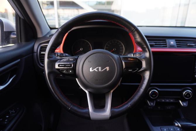 Kia Rio IV Рестайлинг с пробегом 2022 года, цена 1 565 000 рублей, 73195 км, хэтчбек, Автокод Объявления