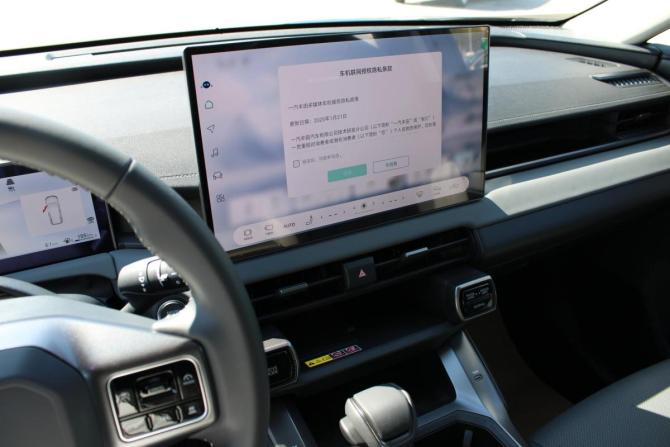 Toyota RAV4 VI (XA60) с пробегом 2025 года, цена 4 569 000 рублей, 13 км, внедорожник, Автокод Объявления