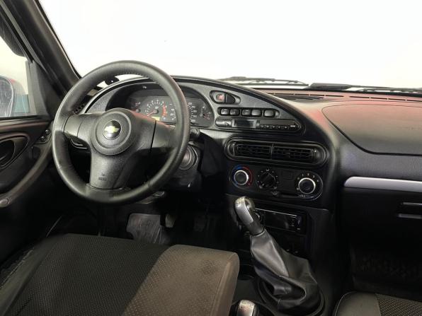 Chevrolet Niva I Рестайлинг с пробегом 2011 года, цена 480 000 рублей, 210407 км, внедорожник, Автокод Объявления