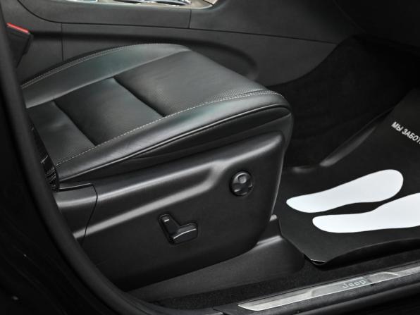 Jeep Grand Cherokee IV (WK2) Рестайлинг с пробегом 2015 года, цена 2 349 000 рублей, 228000 км, внедорожник, Автокод Объявления