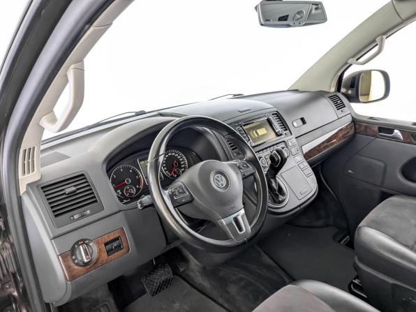 Volkswagen Multivan T5 Рестайлинг с пробегом 2012 года, цена 2 850 000 рублей, 122609 км, минивэн, Автокод Объявления