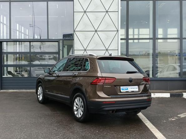 Volkswagen Tiguan II с пробегом 2017 года, цена 1 999 000 рублей, 246425 км, внедорожник, Автокод Объявления