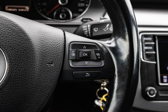 Volkswagen Passat B7 с пробегом 2011 года, цена 1 049 000 рублей, 228502 км, седан, Автокод Объявления