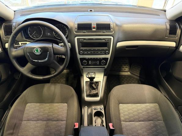 Skoda Octavia II (A5) Рестайлинг с пробегом 2011 года, цена 799 000 рублей, 183000 км, лифтбек, Автокод Объявления