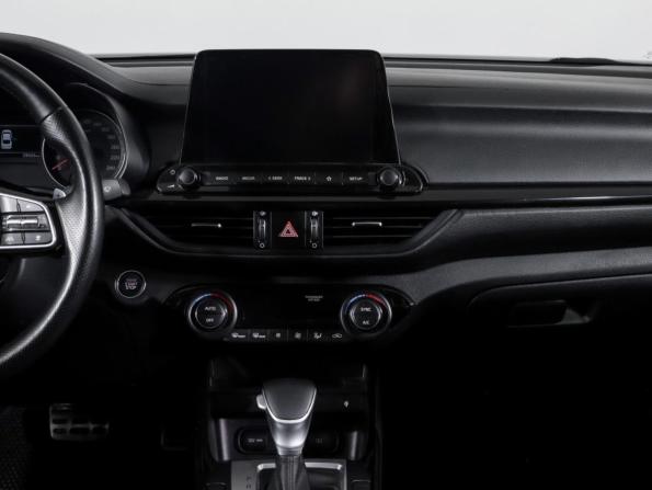 Kia Cerato IV Рестайлинг с пробегом 2022 года, цена 2 429 000 рублей, 29500 км, седан, Автокод Объявления