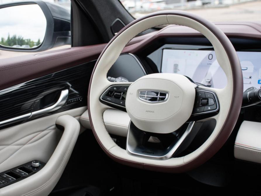Geely Monjaro I Москва  - изображение 17