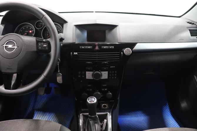 Opel Astra H Рестайлинг с пробегом 2013 года, цена 559 000 рублей, 214083 км, седан, Автокод Объявления