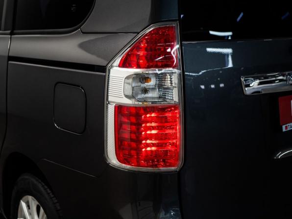 Toyota Noah II (R70) с пробегом 2009 года, цена 1 345 000 рублей, 212990 км, минивэн, Автокод Объявления