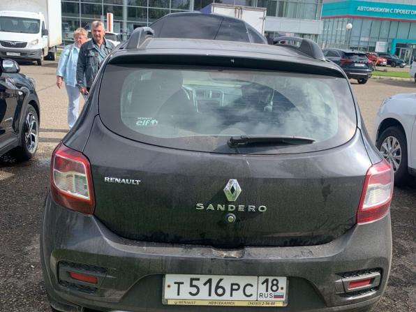 Renault Sandero II с пробегом 2015 года, цена 850 000 рублей, 89067 км, хэтчбек, Автокод Объявления