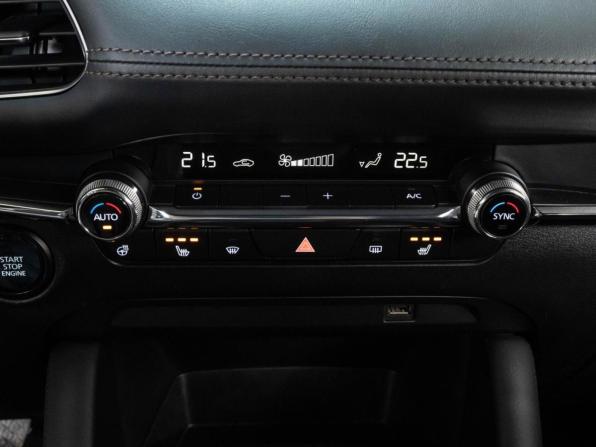Mazda 3 IV (BP) с пробегом 2019 года, цена 2 535 000 рублей, 92132 км, хэтчбек, Автокод Объявления