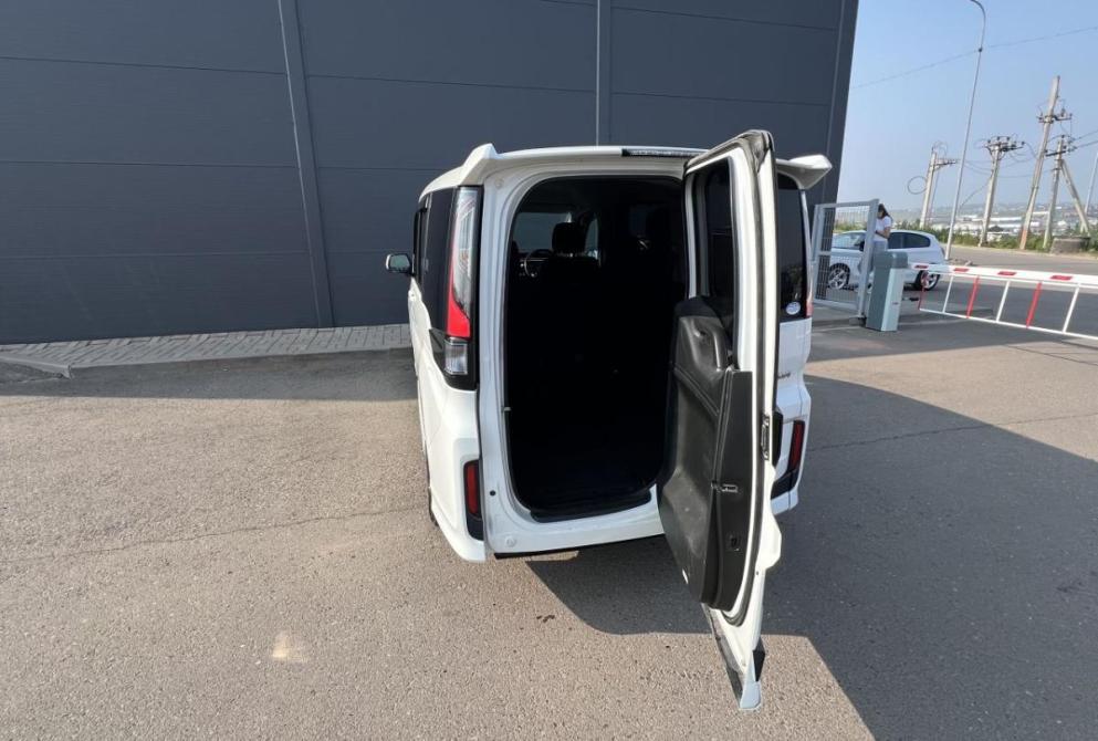 Honda Stepwgn V Рестайлинг Красноярск  - изображение 15