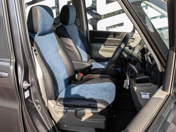 Honda Stepwgn V с пробегом 2016 года, цена 1 715 000 рублей, 176131 км, минивэн, Автокод Объявления