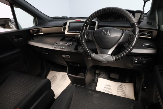 Honda Freed I с пробегом 2011 года, цена 1 179 000 рублей, 108216 км, компактвэн, Автокод Объявления