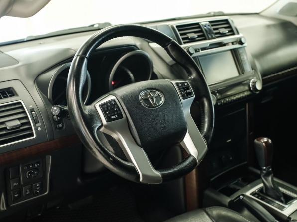 Toyota Land Cruiser Prado 150 Series Рестайлинг 1 с пробегом 2014 года, цена 3 103 000 рублей, 244132 км, внедорожник, Автокод Объявления