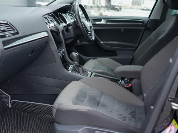 Volkswagen Golf VII Рестайлинг с пробегом 2017 года, цена 1 630 000 рублей, 75042 км, хэтчбек, Автокод Объявления