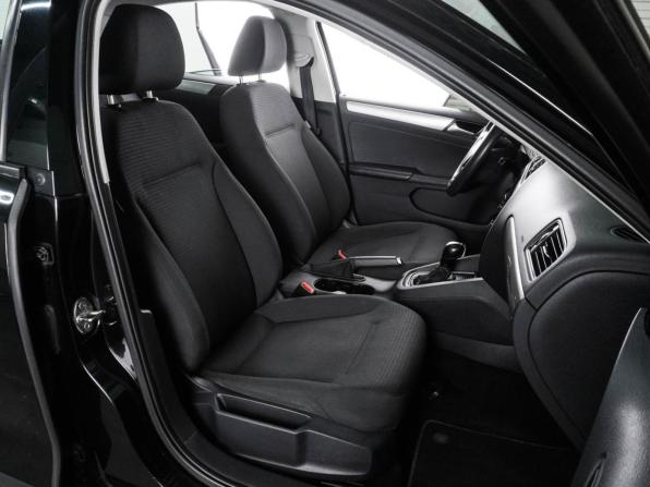 Volkswagen Jetta VI Рестайлинг с пробегом 2015 года, цена 1 399 000 рублей, 129735 км, седан, Автокод Объявления
