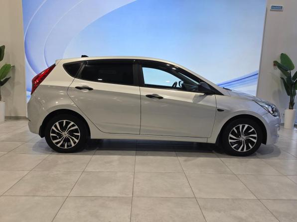 Hyundai Solaris I Рестайлинг с пробегом 2015 года, цена 999 000 рублей, 112000 км, хэтчбек, Автокод Объявления