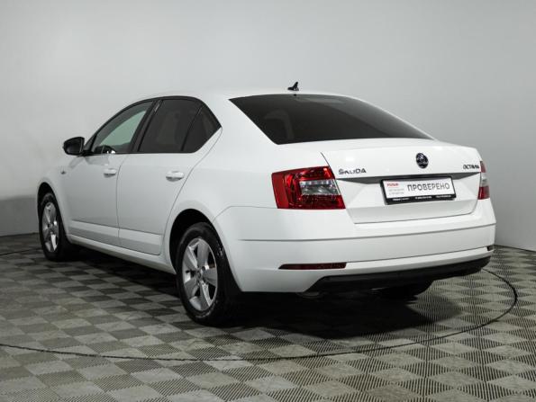 Skoda Octavia III (A7) Рестайлинг с пробегом 2018 года, цена 2 199 700 рублей, 44385 км, лифтбек, Автокод Объявления