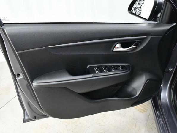 Kia Rio IV Рестайлинг с пробегом 2022 года, цена 1 847 000 рублей, 42475 км, седан, Автокод Объявления