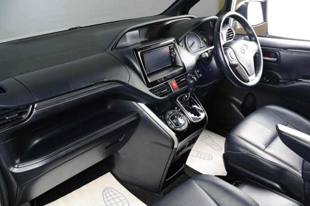 Toyota Esquire I Рестайлинг Тюмень  - изображение 11