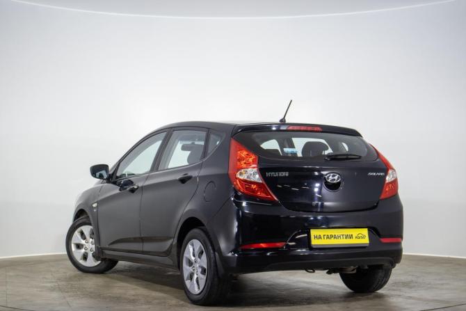 Hyundai Solaris I Рестайлинг с пробегом 2015 года, цена 999 000 рублей, 120000 км, хэтчбек, Автокод Объявления