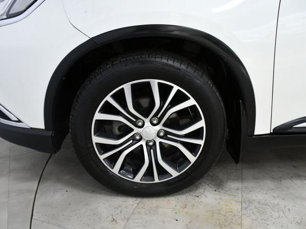 Mitsubishi Outlander III Рестайлинг 2 с пробегом 2015 года, цена 1 697 000 рублей, 238774 км, внедорожник, Автокод Объявления