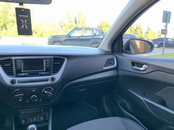 Hyundai Solaris II с пробегом 2018 года, цена 1 280 000 рублей, 134470 км, седан, Автокод Объявления
